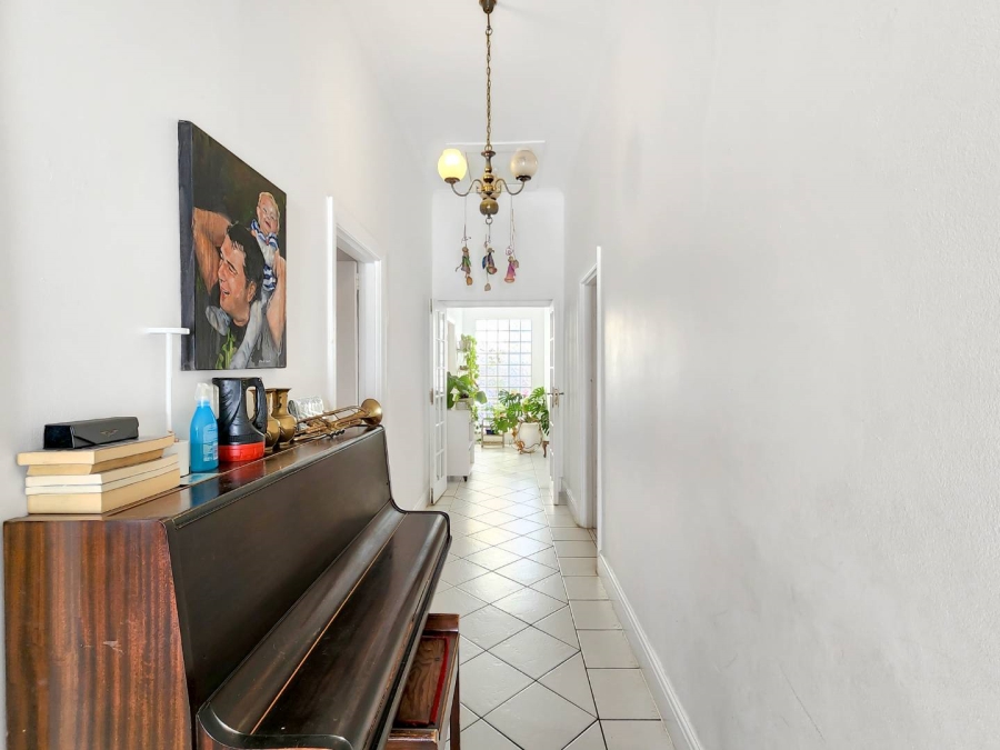 3 Bedroom Property for Sale in Sea Point Western Cape